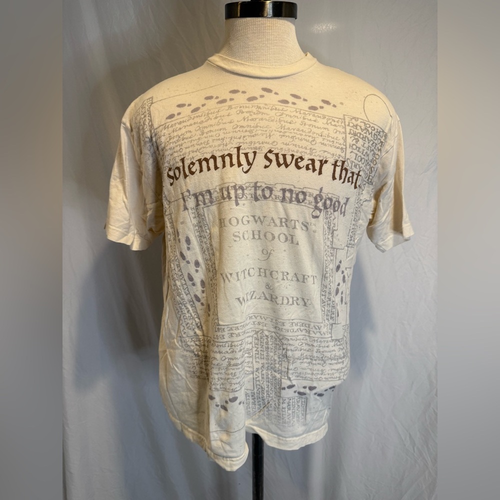 Warner Bros. Cream Hogwarts Graphic Tee